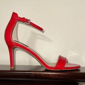 Jones NY 9 Penelope Red Patent Faux Leather Ankle Strap Closed Heel Sandals